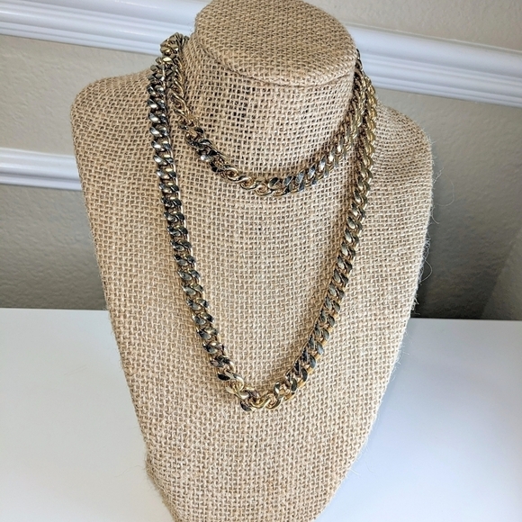 Gold Chain-link 15" Necklace - Picture 4 of 4